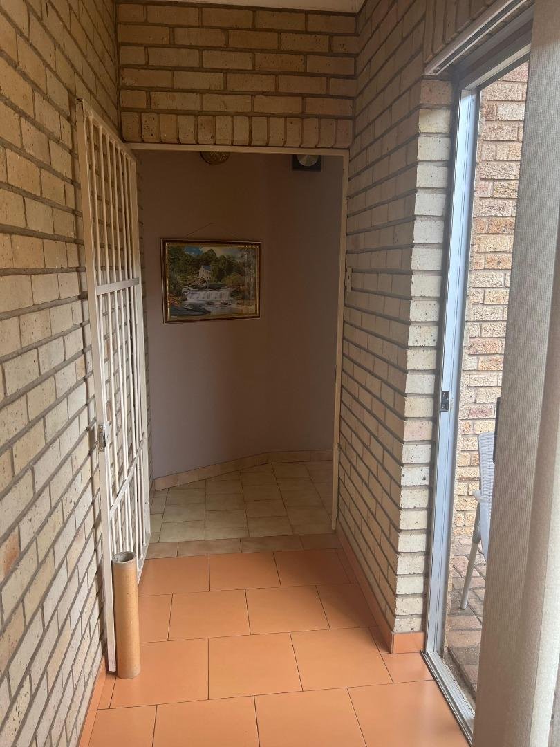 5 Bedroom Property for Sale in Potchefstroom South North West